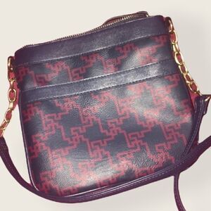 Cute Merona Navy and Red Crossbody!